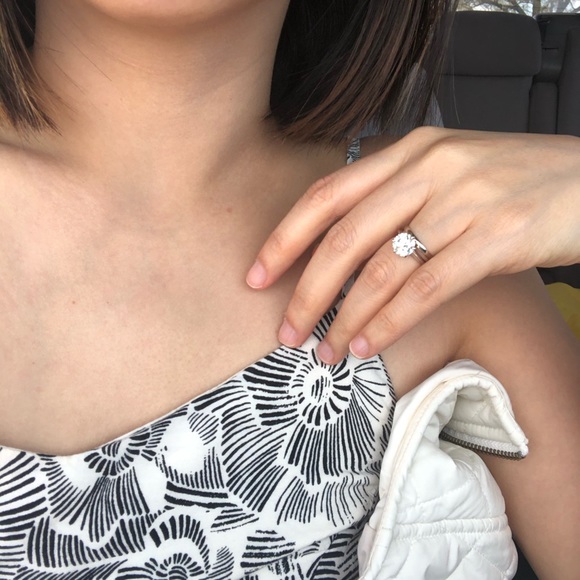 2.02 ct engagement diamond ring - Picture 3 of 6